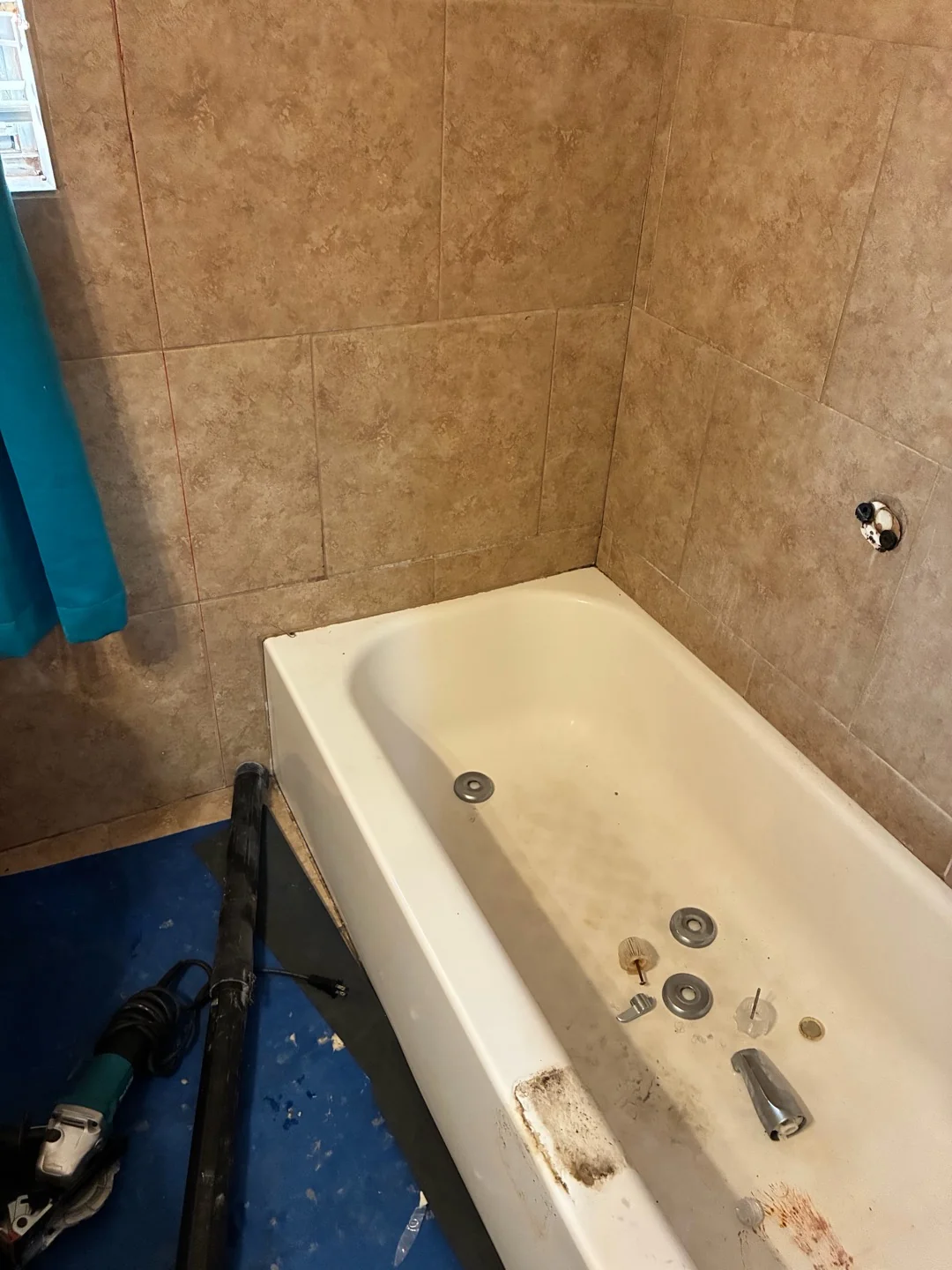 Before photo of a tub to shower conversion in Oklahoma City, OK